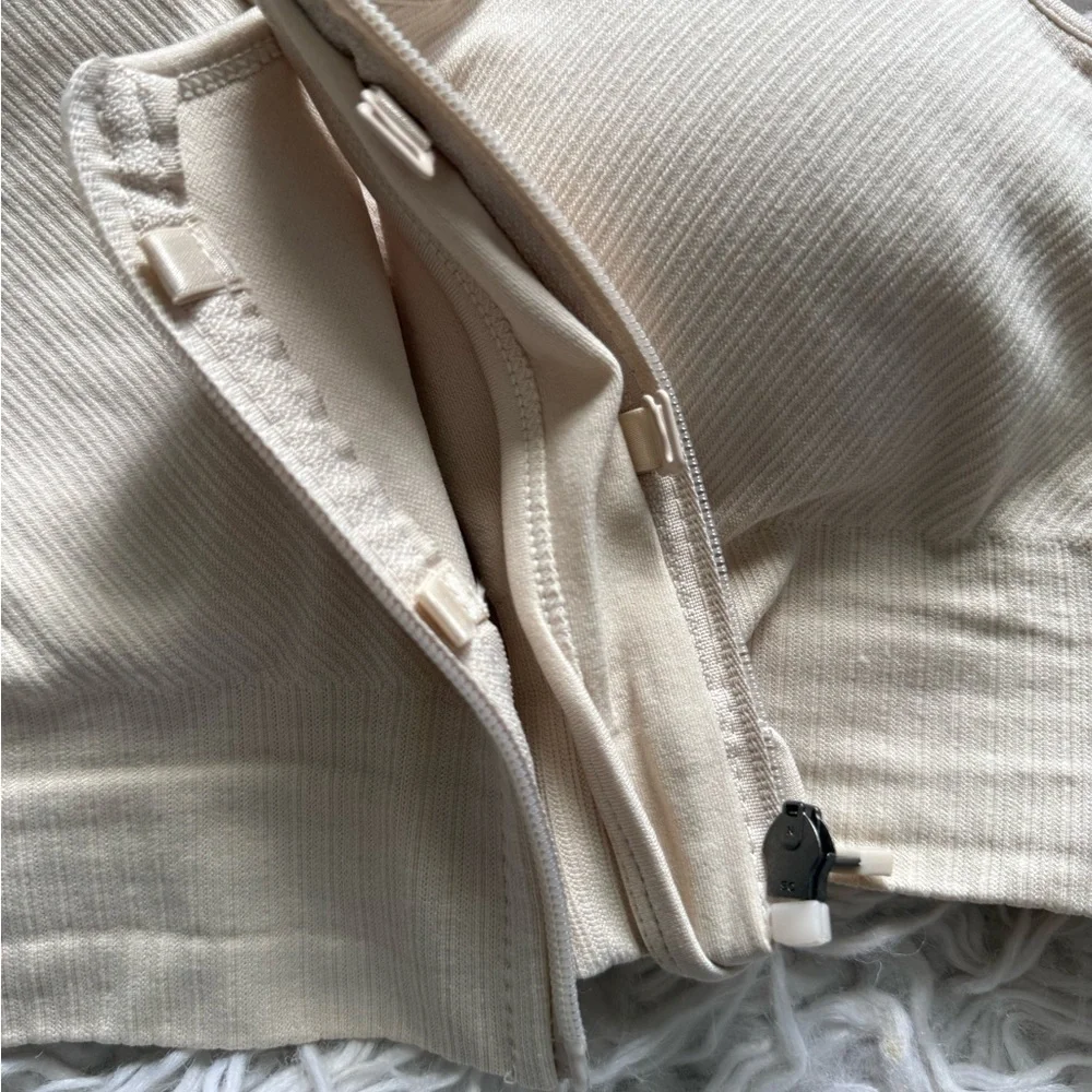 NWOT 90 Degrees by Reflex Nude Zip Front Sports Bra